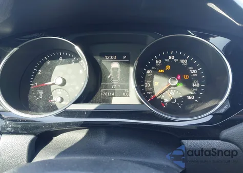 2017 Volkswagen Jetta 1.8T Sel/1.8T Sel Premium z USA, uszkodzony, nr VIN 3VWL17AJ3HM413031